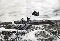 ນັກສິລະປິນກ່ວາ 100 ຄົນເດີນທາງໄປ ດ້ຽນບຽນຝູ